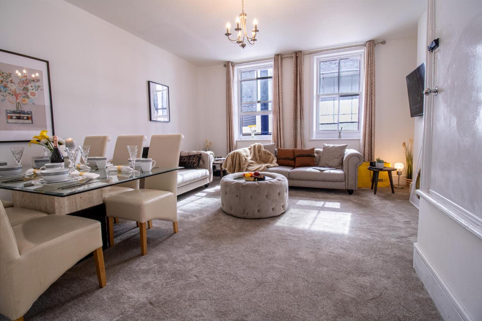 Mayfair Maisonette Chic Spacious 2-Bed - 33A London Bagian luar foto