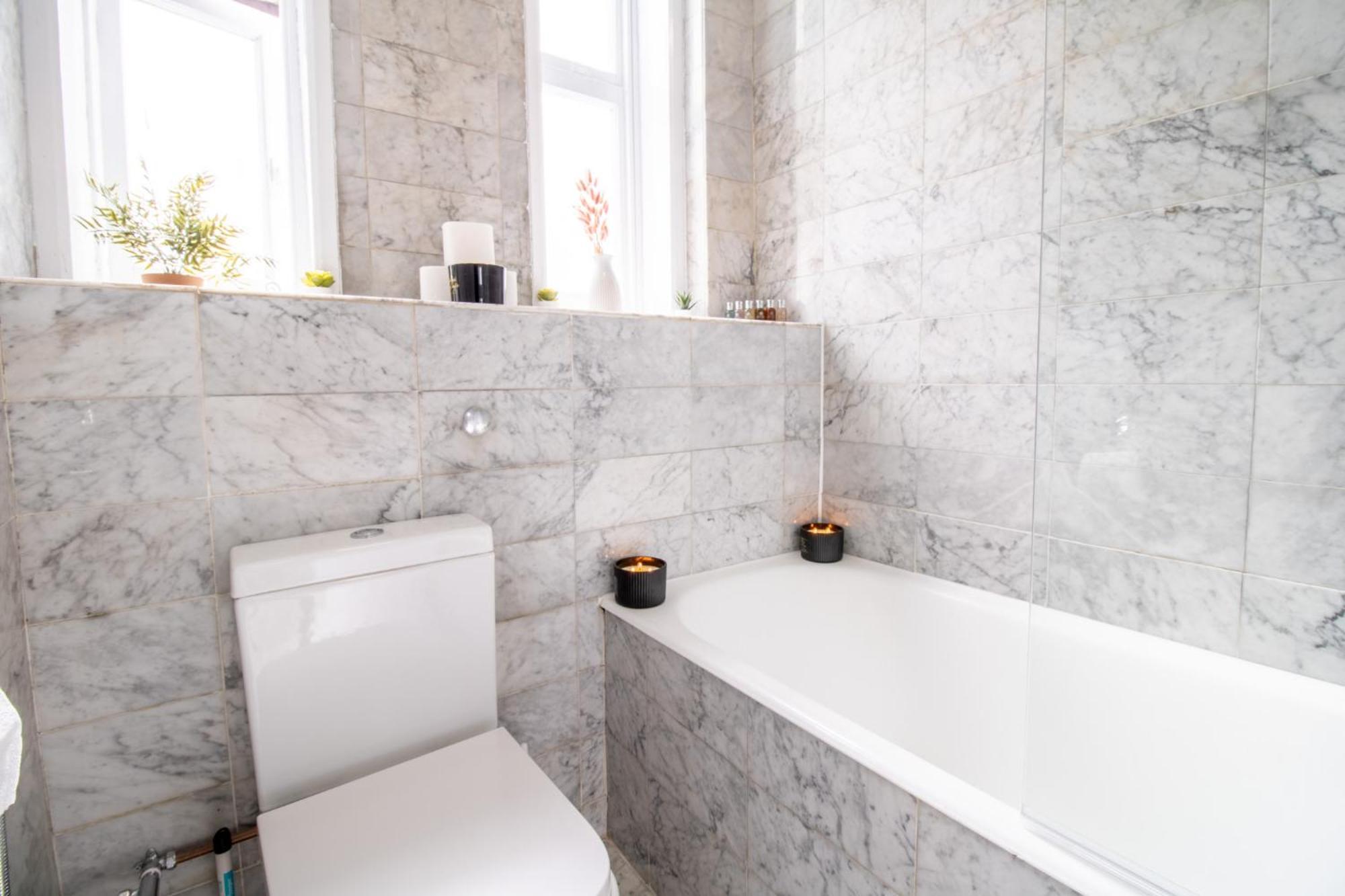 Mayfair Maisonette Chic Spacious 2-Bed - 33A London Bagian luar foto